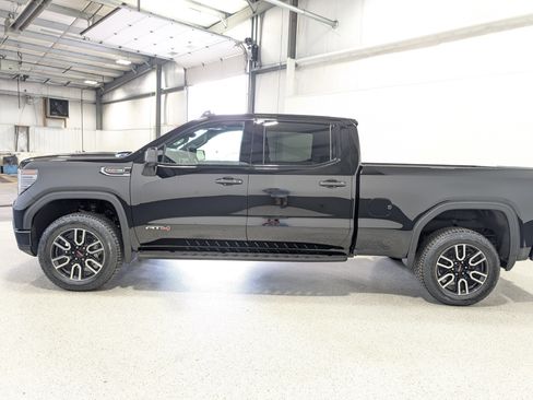Used 2025 GMC Sierra 1500 AT4 w/ AT4 Premium Package image 6