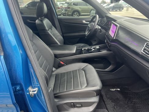 Certified 2024 Volkswagen Atlas Cross Sport SEL R-Line image 30