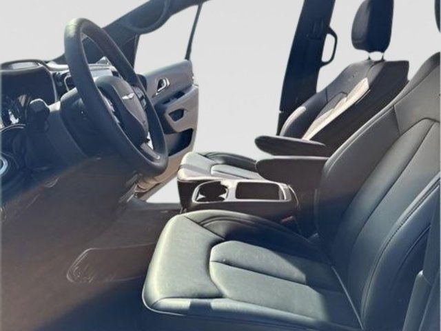 New 2026 Chrysler Pacifica Select w/ S Appearance Package AWD/4WD image 14