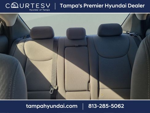 Used 2015 Hyundai Elantra SE image 23