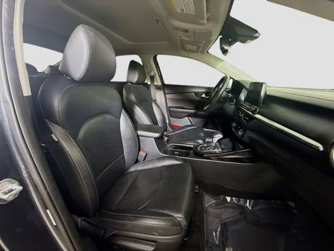Used 2021 Kia Forte EX image 29