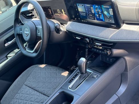 New 2026 Nissan Kicks SV w/ Cold Weather Package FWD image 9