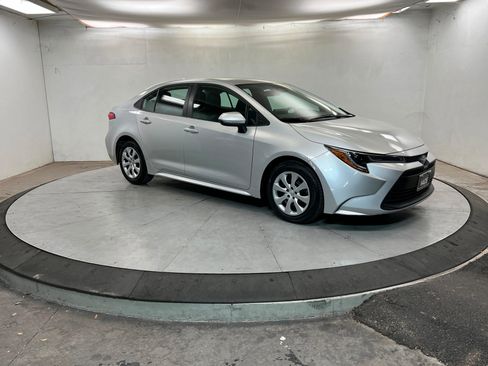 Used 2025 Toyota Corolla LE image 8