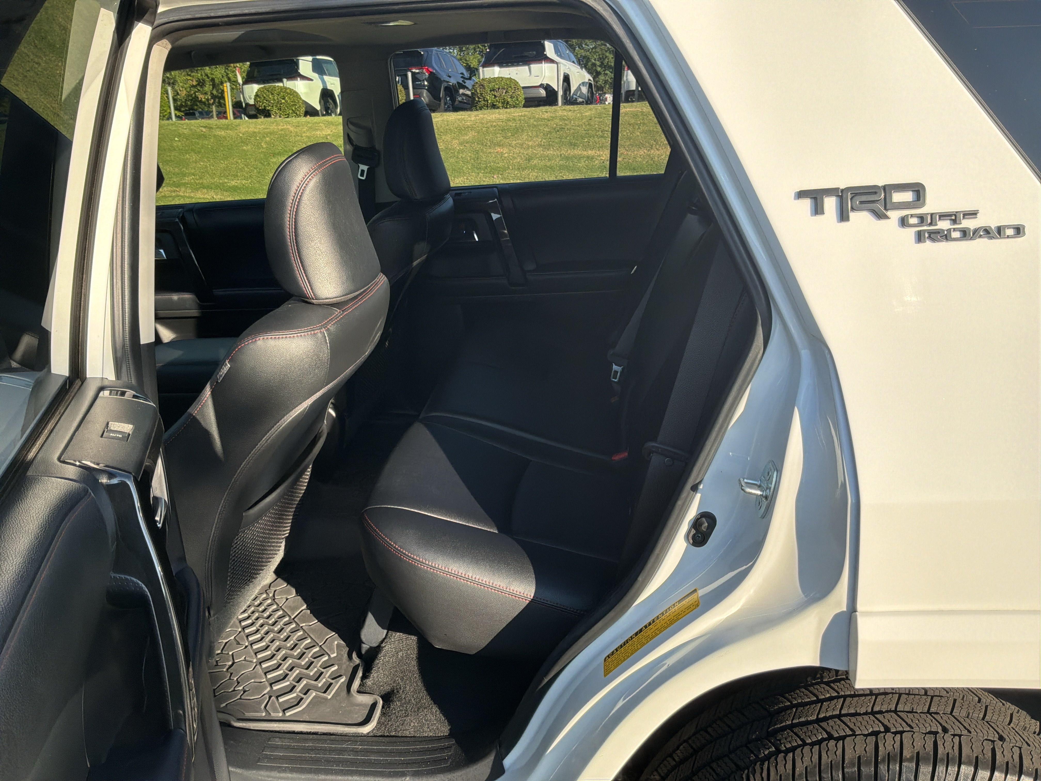 Used 2021 Toyota 4Runner TRD Off-Road Premium w/ Moonroof Package AWD/4WD image 31