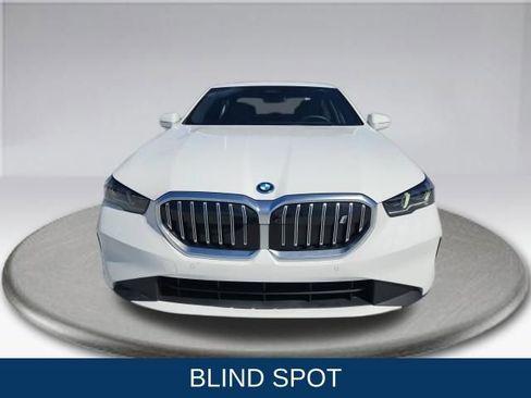 Used 2024 BMW i5 eDrive40i image 10