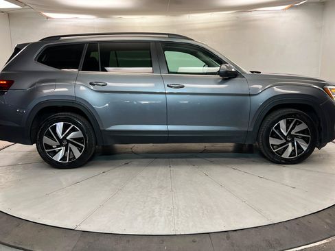Used 2025 Volkswagen Atlas SE AWD/4WD image 7