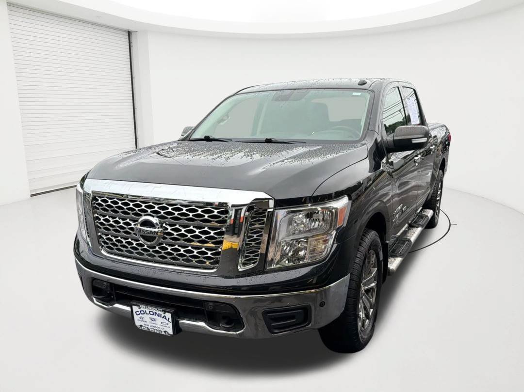 Used 2019 Nissan Titan SV w/ SV Convenience Package AWD/4WD image 2