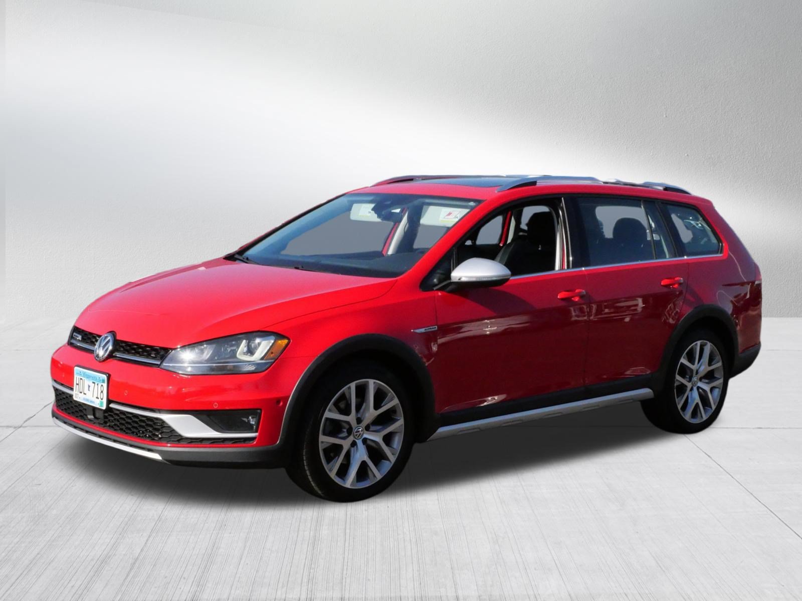 Used 2017 Volkswagen Golf Alltrack SEL AWD/4WD image 3