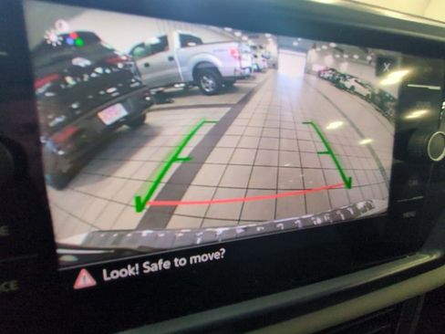 Used 2022 Volkswagen Taos SE image 8