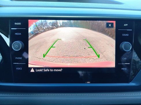 Used 2024 Volkswagen Taos SE w/ Panoramic Sunroof Package image 21