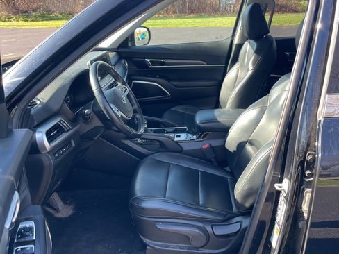 Used 2020 Kia Telluride LX image 11