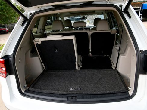 Used 2020 Volkswagen Atlas SE w/ Panoramic Sunroof Package image 39