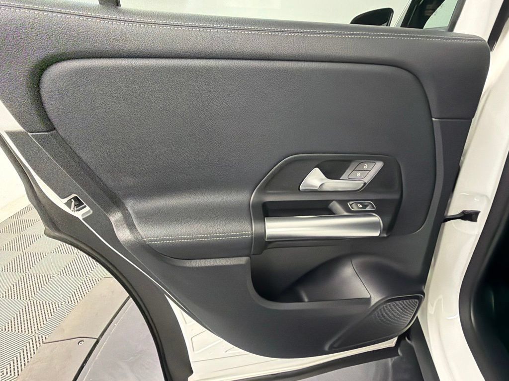Used 2022 Mercedes-Benz GLA 250 w/ Premium Package Lite image 38