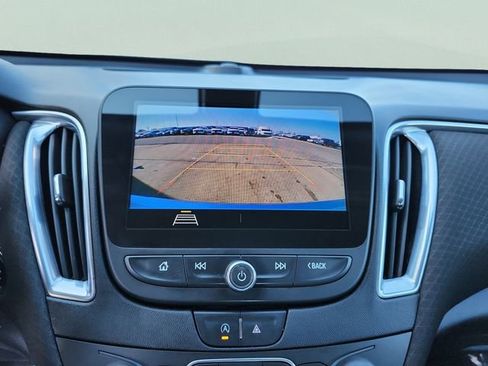 Used 2020 Chevrolet Malibu LT image 12