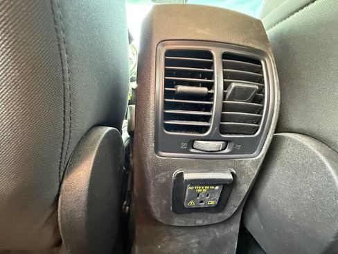 Used 2017 Ford Escape SE w/ SE Cold Weather Package FWD image 18