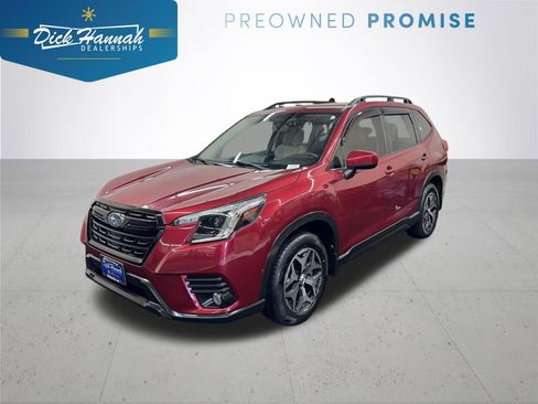 Used 2023 Subaru Forester Premium AWD/4WD image 1