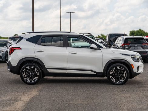 Used 2024 Kia Seltos SX w/ SX Sunroof Package AWD/4WD image 8