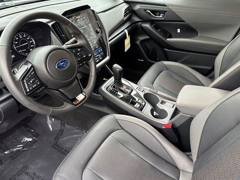 Certified 2025 Subaru Crosstrek 2.5i Limited w/ Crosstrek Mirror Package image 12