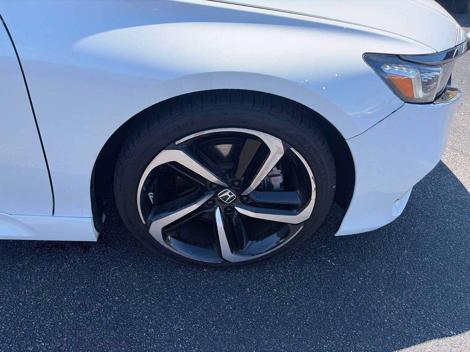 Used 2018 Honda Accord Sport image 9