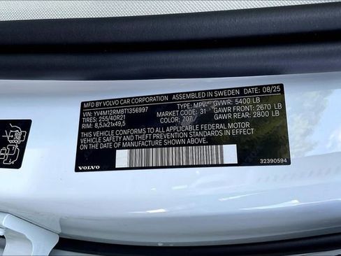 New 2026 Volvo XC60 B5 Ultra w/ Climate Package image 9