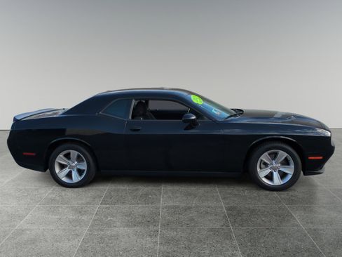 Used 2023 Dodge Challenger SXT image 11