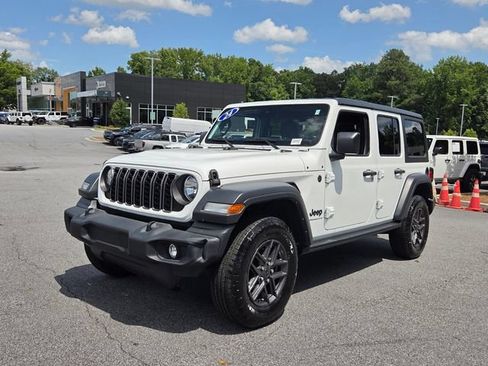 Used 2024 Jeep Wrangler Unlimited Sport AWD/4WD image 3