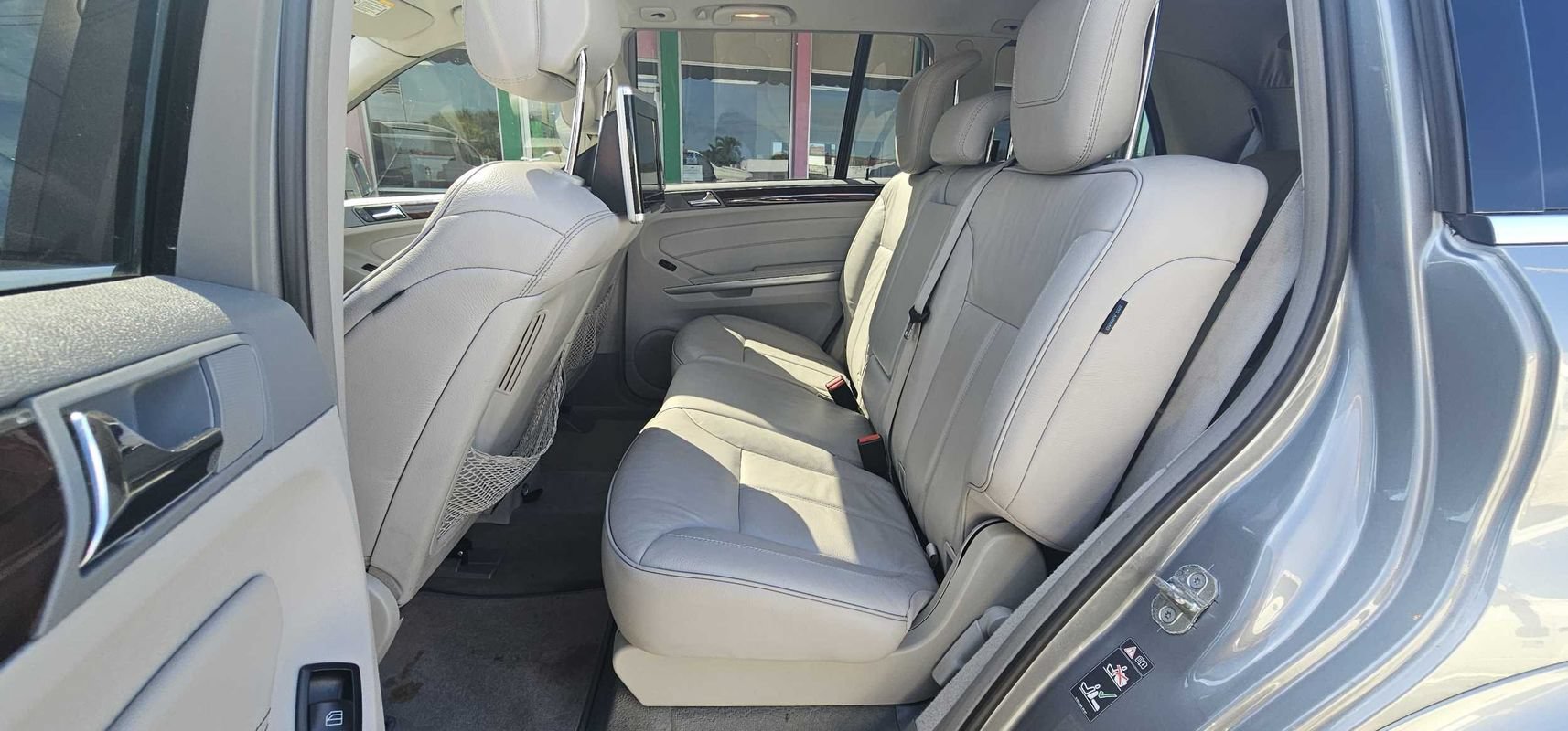 Used 2011 Mercedes-Benz GL 550 4MATIC image 21