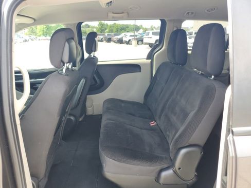Used 2018 Dodge Grand Caravan SE FWD image 23