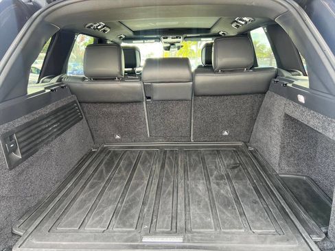 Used 2020 Land Rover Range Rover HSE image 18