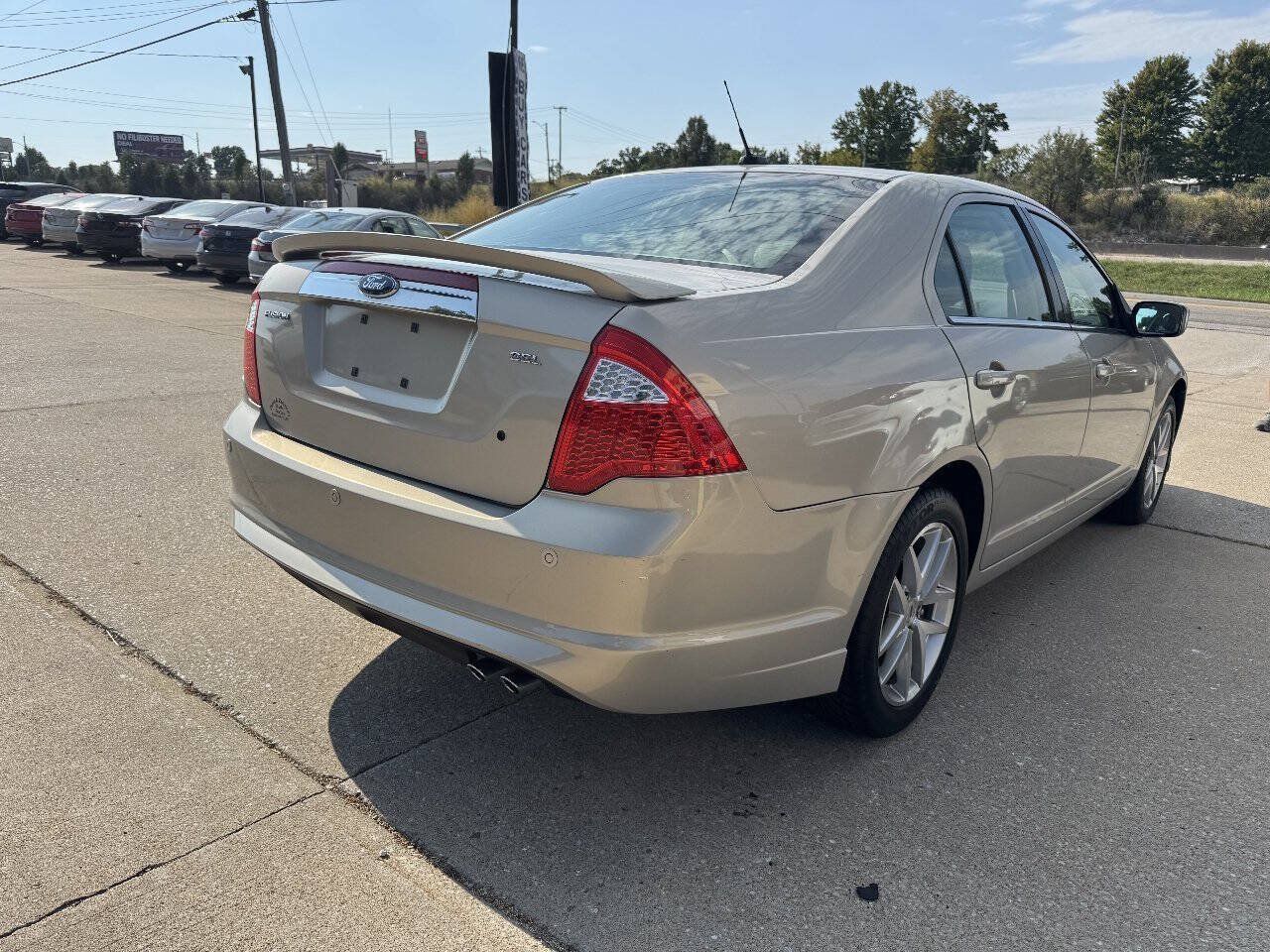 Used 2010 Ford Fusion SEL FWD image 8
