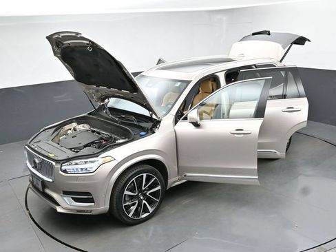 Used 2024 Volvo XC90 B6 Ultimate w/ Protection Package Premier AWD/4WD image 52