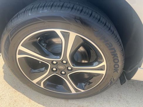 Used 2023 Ford Edge ST image 11