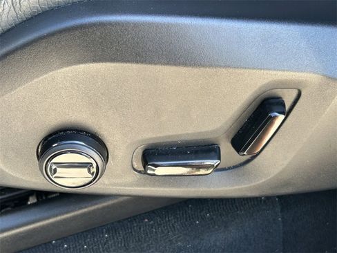 Used 2020 Volvo XC90 T6 Momentum w/ Protection Package Premier image 22