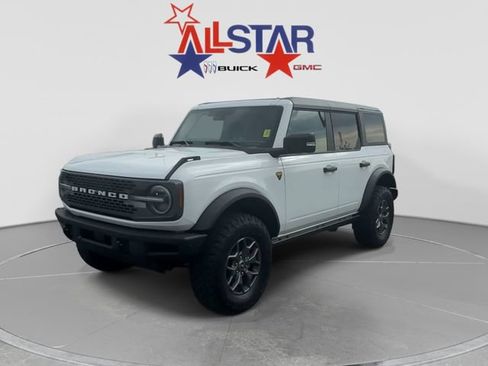 Used 2025 Ford Bronco Badlands AWD/4WD image 3