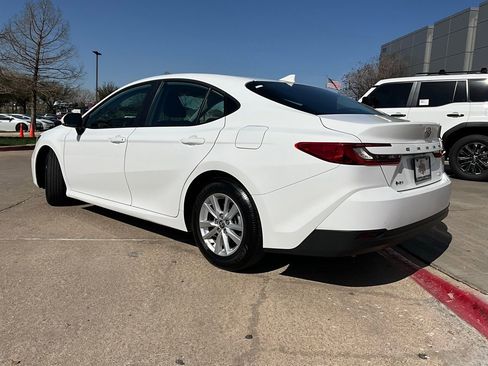 Used 2025 Toyota Camry LE image 8