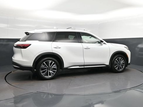 Certified 2026 INFINITI QX60 Luxe w/ Cargo Package FWD image 8