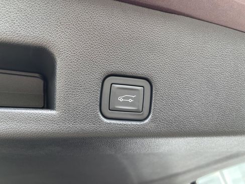 Used 2025 Chevrolet Traverse High Country w/ LPO, Floor Liner Package AWD/4WD image 50