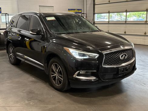 Used 2017 INFINITI QX60 Luxe w/ Premium Plus Package AWD/4WD image 3