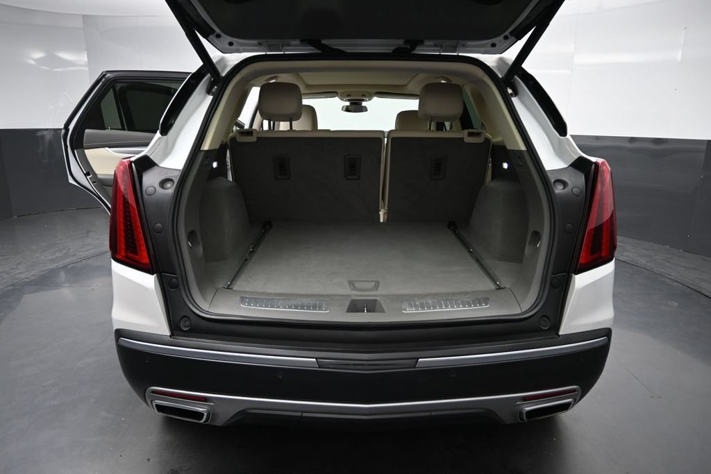 Used 2021 Cadillac XT5 Premium Luxury w/ LPO, Floor Liner Package AWD/4WD image 16