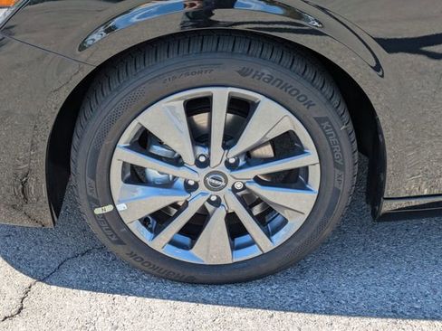 New 2026 Nissan Sentra SL w/ Floor Mat Package FWD image 4