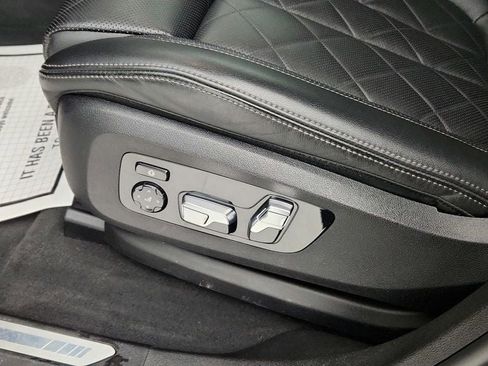 Used 2023 BMW X6 xDrive40i w/ M Sport Package image 12