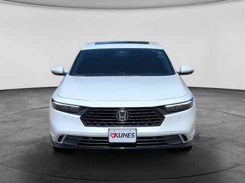 Used 2025 Honda Accord Touring image 2