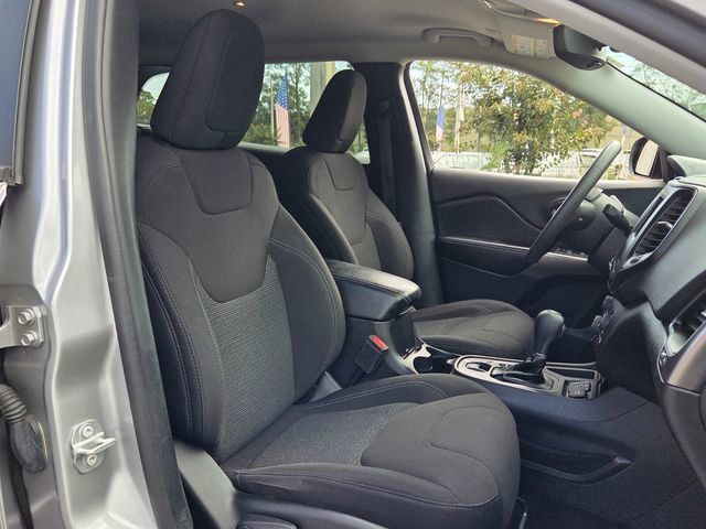 Used 2021 Jeep Cherokee Latitude FWD image 17