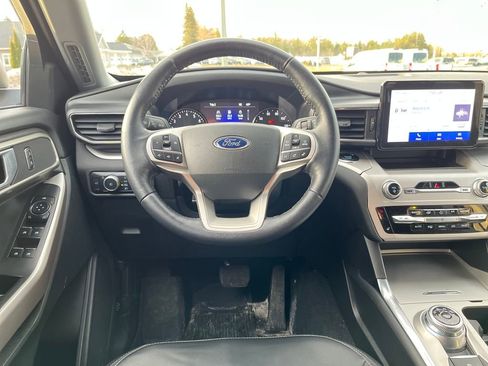 Used 2023 Ford Explorer XLT w/ Equipment Group 202A image 13