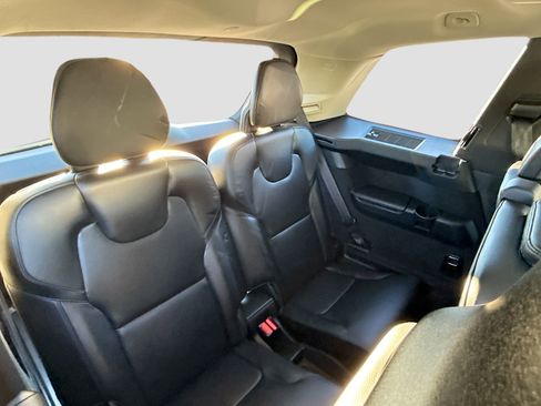 Used 2024 Volvo XC90 B5 Core w/ Climate Package image 21