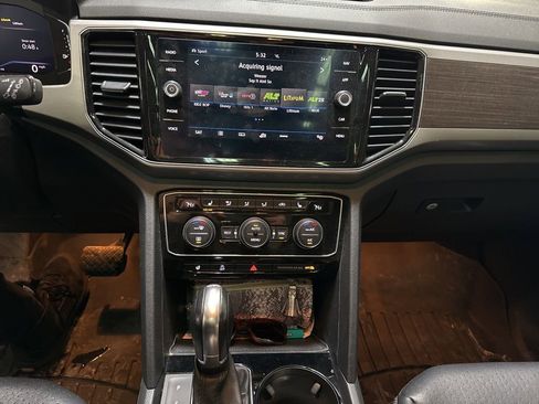 Used 2019 Volkswagen Atlas SEL image 4