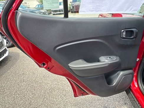 New 2025 Hyundai Venue Limited image 12