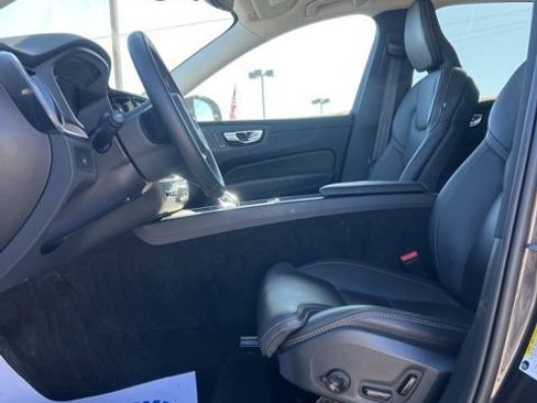 Used 2023 Volvo XC60 B5 Ultimate AWD/4WD image 21