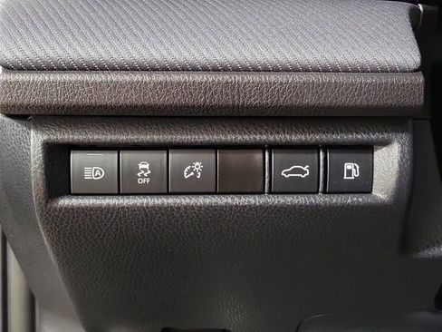 Used 2025 Toyota Camry SE w/ Convenience Package FWD image 23
