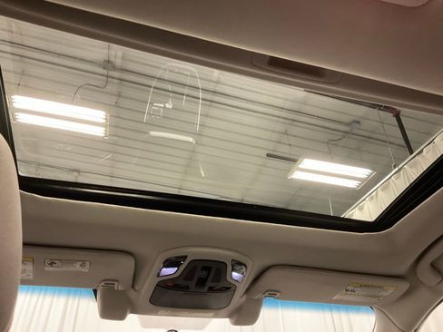 Used 2022 Subaru Outback Premium image 39